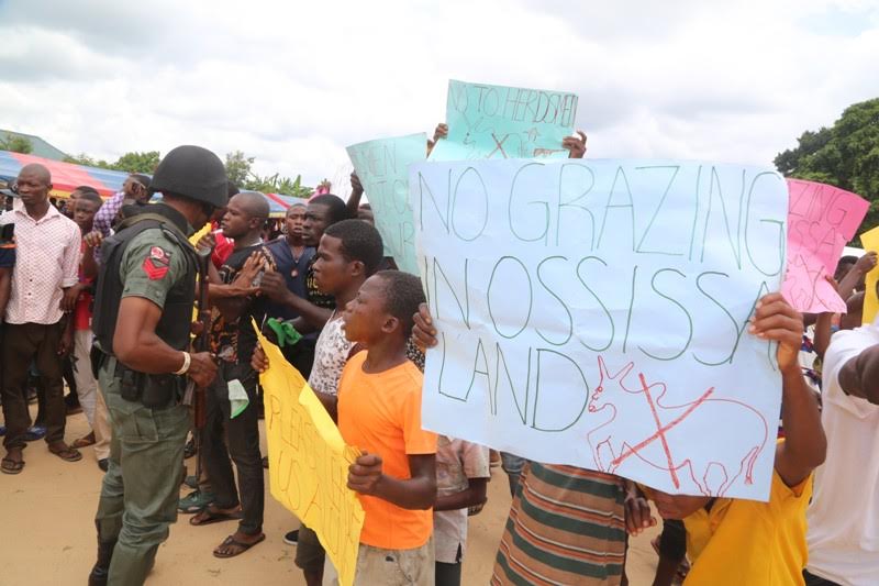 Ossissa Community Protest in front of Okowa