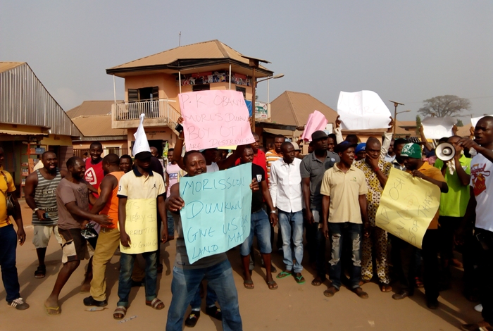 Obodogwugwu Community Youths Protesting Across Okpanam Town Near Asaba, Delta State