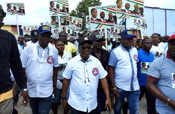 Mike Ogwah (Second Left) during Delta South PDP Mega Rally Held at Oleh Township Stadium.