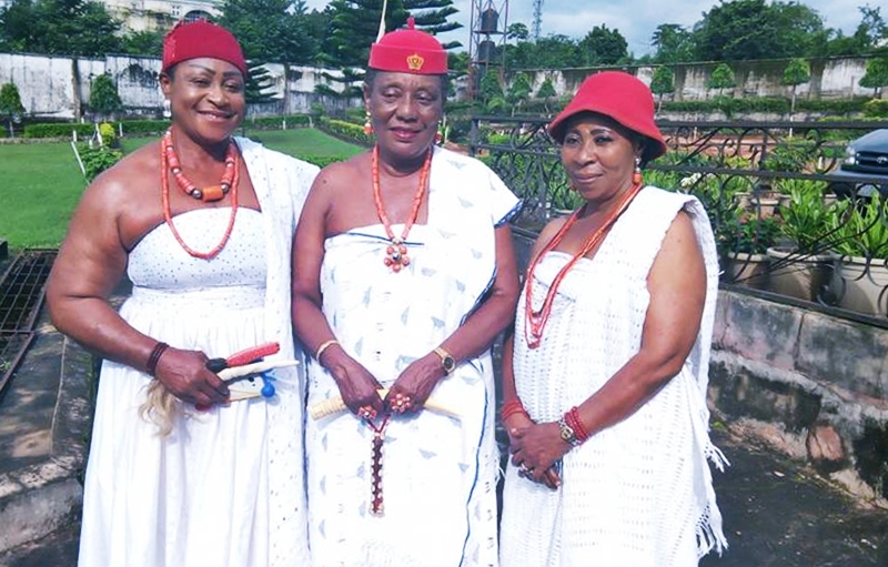 Omu Anioma, Obi Martha Dunkwu (middle) Flanked by Omu of Obior, HH Omu Onyebuchibe Okonkwo and the Omu of Ogwashi-Uku, HH Omu Edith Rafua