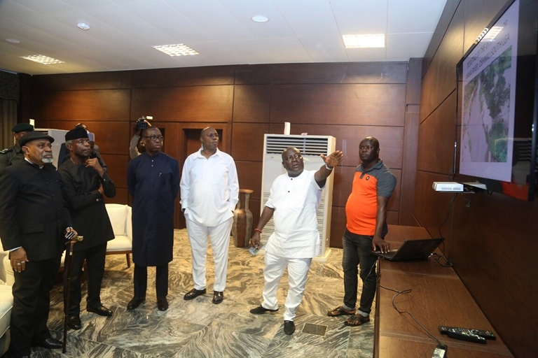 Vice President of the Federal Republic of Nigeria, His Excellency, Prof. Yemi Osinbajo (2nd left); Delta State Governor, Senator Ifeanyi Okowa (3rd left); Deputy Governor of Delta State, Barr. Kingsley Otuaro (3rd right); Dr Chris Ngige (left) and Commissioner for Environment, Hon. Jonh Nani, during the Vice President visit to Delta State, Over the Flooding Incidents in the State