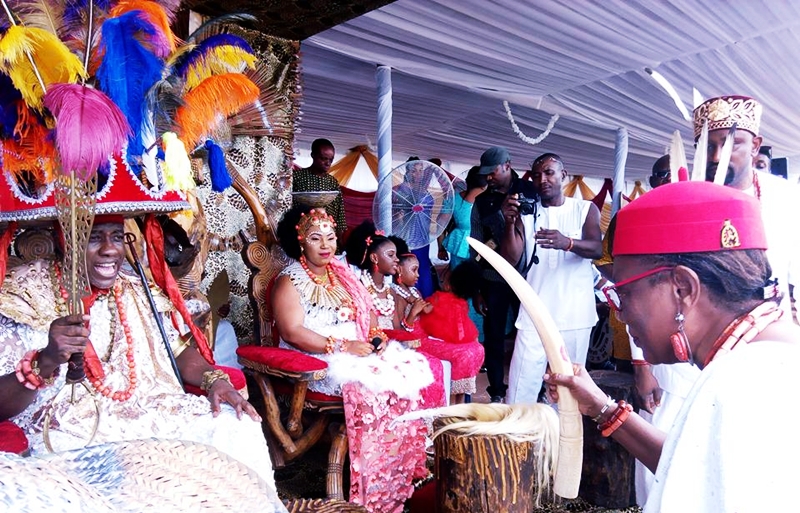 (R-L) Omu Anioma, Obi Martha Dunkwu, Paying Homage to His Royal Majesty Igwe Chidubem Iweka III, Eze Obosi Kingdom at the 2018 Edition of Obiora Iwaji Festival