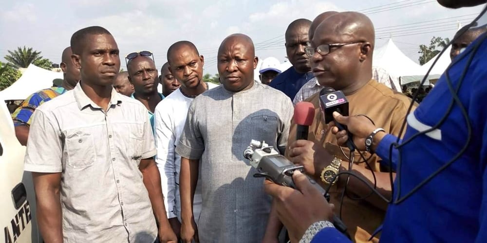 Arc. Joseph Ogeh making the Presentations of Hilux Van To Vigilante and Gift Items To Women in Isoko North