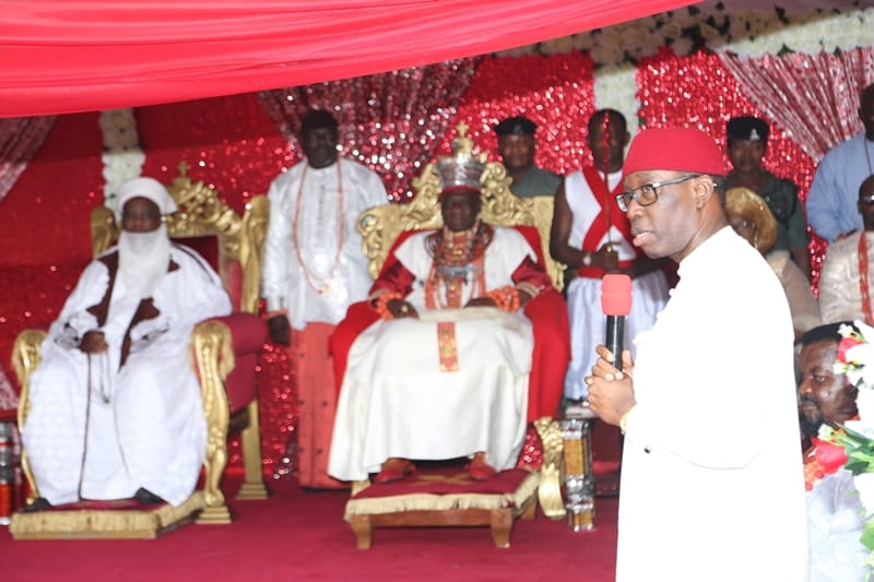 Delta State Governor, Senator Ifeanyi Okowa (right) and His Royal Majesty, Ogiame Ikenwoli the Olu of Warri Kingdom and His Eminence Sultan Muhammadu Saad Abubakar III, the Sultan of Sokoto during the 3rd Coronation Anniversary of the Olu of Warri.