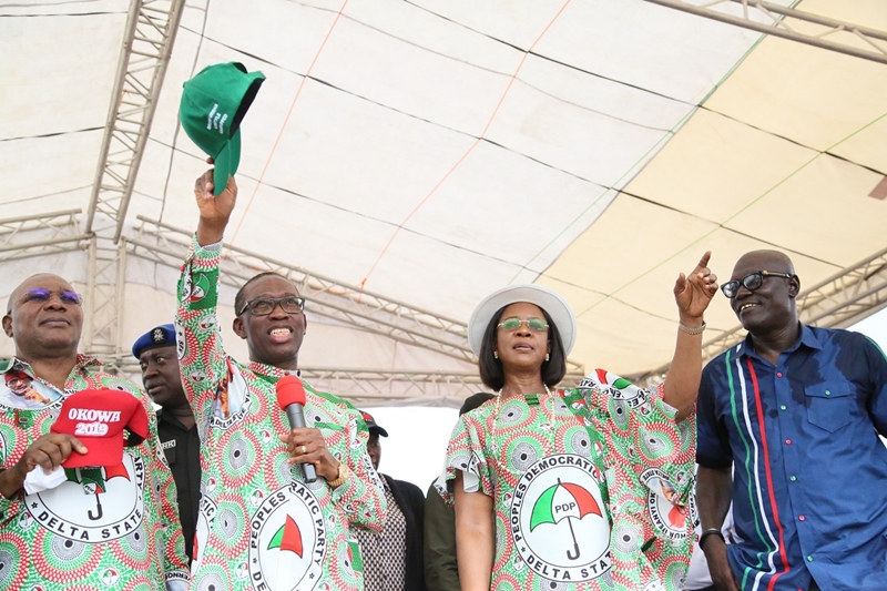 Delta State Governor, Senator Ifeanyi Okowa (2nd left); his wife, Dame Edith (2nd right); Delta State Deputy Governor, Barr. Kingsley Otuaro (left) and State PDP Chairman, Barr. Kingsley Esiso, during Delta State PDP Governorship Campaign Ika South.