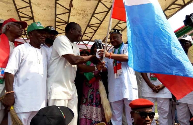 APC governorship candidate in Delta State, Chief Great Ogboru on Thursday, presented the party’s flag to Rev. Francis Ejiroghene Waive, as the party’s candidate for House of Representatives candidate for Ughelli North, South and Udu Federal Constituency at Otu-Jeremi stadium in Ughelli South LGA.