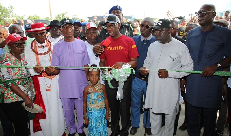Delta State Governor, Senator Ifeanyi Okowa (4th right); Delta state PDP Chairman, Barr. Kingsley Esiso (right); Senator James Manager (3rd left); Commissioner for Women Affairs, Rev. Mrs. Omatshola Williams (left); Chief Brown Mene (2nd left); Chairman, Governing Board DESOPADEC, Hon. Godwin Ebosa (3rd right); Chairman, Warri North Local Government Area, Adoge Okorodudu (2nd right) and Others, during the Commissioning of Concrete Jetty with a Roof/Shore Protection.