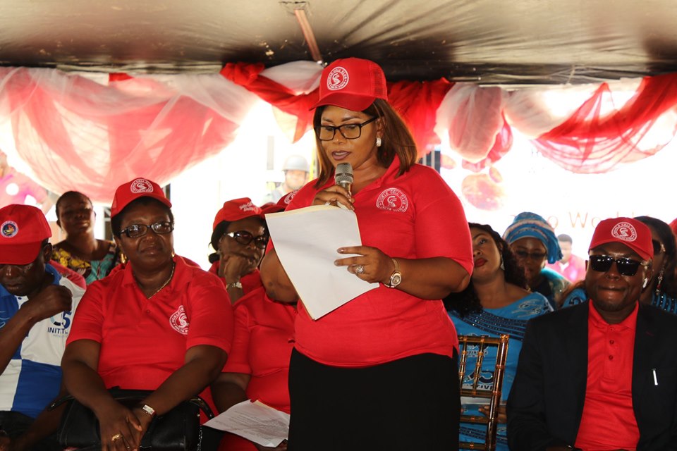 The wife of the Governor of Delta State and founder O5 Initiative, Dame Edith Okowa represented by the wife of the Speaker of the Delta State House of Assembly, Mrs. Tobore Oborevwori delivering a speech during the 2019 world sickle cell day celebration held in Warri central Hospital