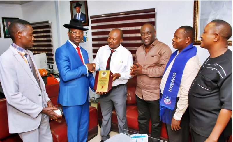 Auchi Poly Mass Comm Class 93 Honours Delta Information Commissioner, Mr Charles Aniagwu (middle)