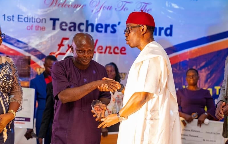 Delta Teachers Bag Cars and Cash Awards