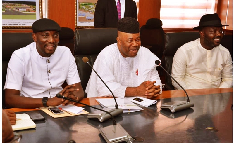 Senator Godswill Akpabio, Minister of Niger Affairs with Youth Leaders from the Niger Delta Region