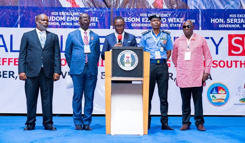 Delta State Governor, Senator Dr. Ifeanyi Okowa(middle); Edo State Governor, Mr. Godwin Obaseki (2nd left); Inspector-General of Police, Abubakar Adamu (2nd right); Special Adviser to the Governor of Akwa-Ibom State on Security, Mr. Fubara Duke (left) and Special Adviser on Security to the Governor of Bayelsa State, Mr. Boma Jack, during the 2019 South-South Regional Police Security Summit, in Asaba Delta State