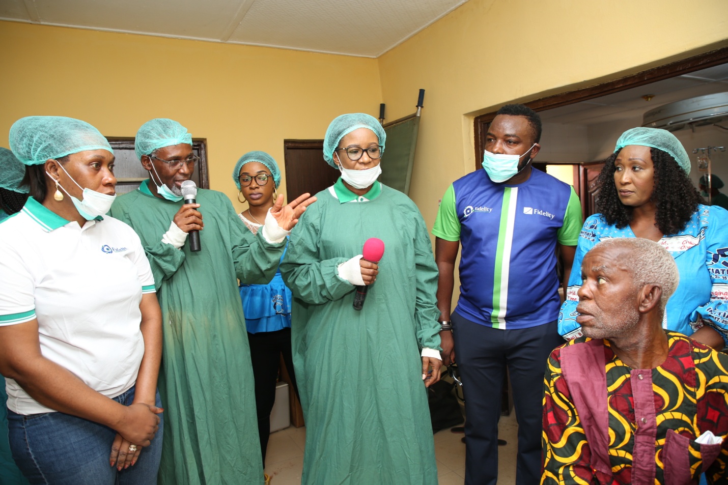 Wife of Delta Governor and founder O5 Initiative, Dame Edith Okowa (Middle), the Coordinator Restore Sight Africa Initiative, Dr. Ernest Ogbedo (2nd Left), the Head Cooperate Social Responsibility and Human Resource, Mr.Chris Nnakwe (3rd right), the Lead Doctor for Fidelity Helping hand Medical outreach, Dr. Olutayo Shola (Left), Others during the flag off of the Fidelity Medical Outreach in partnership with O5 Initiative held at Owa-Oyibu General Hospital in Ika North East Local Government Area of the State.