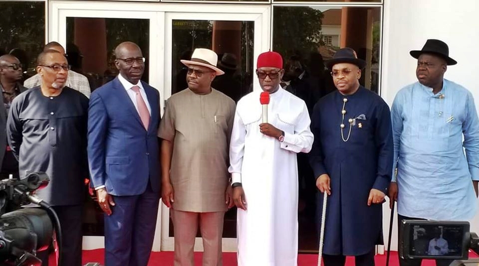 Chairman South South Governors Forum and Governor of Delta State Senator Dr Ifeanyi Okowa (3rd right), Governor Nyesom Wike of Rivers (3rd left), Governor Emmanuel Udom of Akwa Ibom (2nd right), Governor Douye Diri of Bayelsa (right), Godwin Obaseki of Edo (2nd left) and Deputy Governor of Cross River Prof Ivara Esu (left) during the meeting of the South South Governors Forum meeting at Government House Asaba