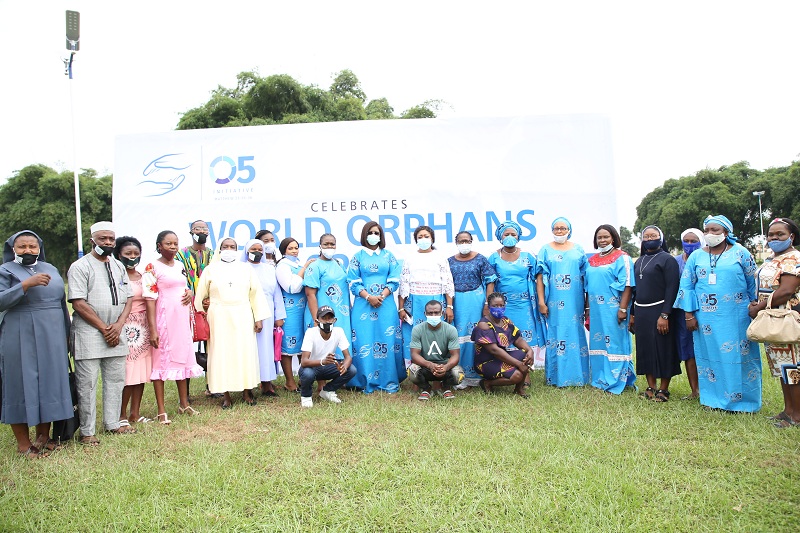 The wife of the Delta State Governor and founder O5 Initiative, Dame Edith Okowa (Middle) and representatives of Orphanage Homes in Asaba during the 2020 world orphans day celebration held in Government House, Asaba