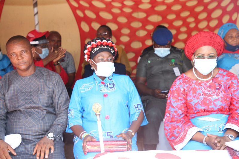 The wife of the Delta State Governor and founder O5 Initiative, Dame Edith Okowa (right) and the member representing Oshimili North in the Delta State House of Assembly, Hon. Princess Pat. Ajudua (Middle) and the Vice Chairman, Oshimili North Local Government Hon. Uche Esenwa representing the Chairman of the Council during the inauguration of Sickle Cell Clinic in Akwukwu-Igbo General Hospital (Pix: Norbert Amede)