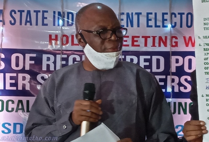 DSIEC Chairman, Chief Mike Ogbodu announcing 2021 Delta LG Election Date during a meeting with political parties on Tuesday, November 1, 2020 (Pics: asabametro.com)
