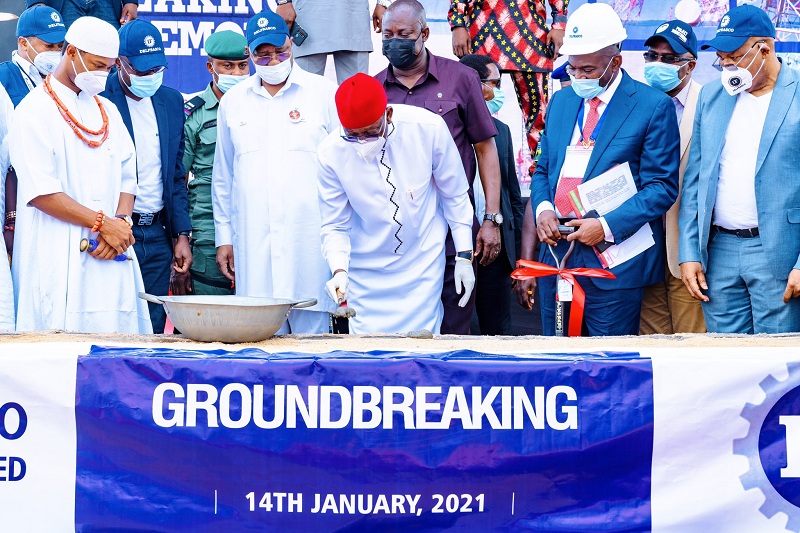 Delta Governor, Senator Dr .Ifeanyi Okowa (middle) performing the ground breaking of DELFRASCO Industries Limited at Issele-uku in Aniocha North Local Government Area on Thursday, January 14, 2021