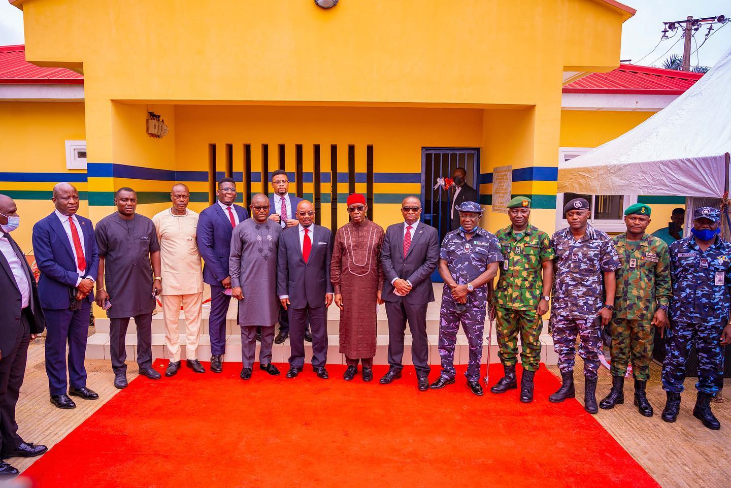 Governor Ifeanyi Okowa, Mr Jim Ovia (middle) in a group photograph after the Inauguration of Projects Executed by Jim Ovia Foundation for the Nigeria Police Force in Agbor