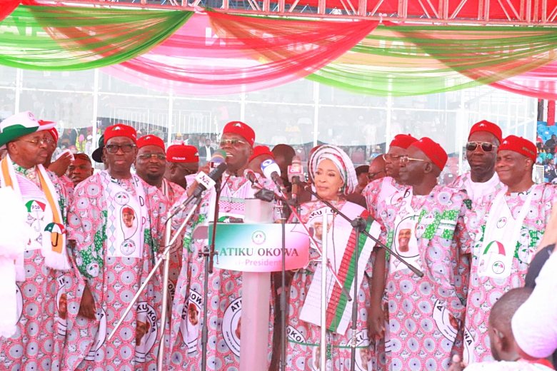 Presidential Candidate of People Democratic Party, Alhaji Atiku Abubakar (3rd left), addressing party faithful at the Party’s Presidential Campaign in Asaba on Tuesday. With him are his wife,Titi (middle), his running mate and Governor of Delta, Senator Dr. Ifeanyi Okowa (2nd left), National Chairman of the party, Dr. Iyorchia Ayu (3rd right). Others are Governor Godwin Obaseki of Edo (2nd right),Director-General of the Campaign Council and Sokoto State Governor, Aminu Tambuwai (right) and the Chairman of the Council and Governor of Akwa-Ibom, Mr Emmanuel Udom. PIX: SAMUEL JIBUNOR
