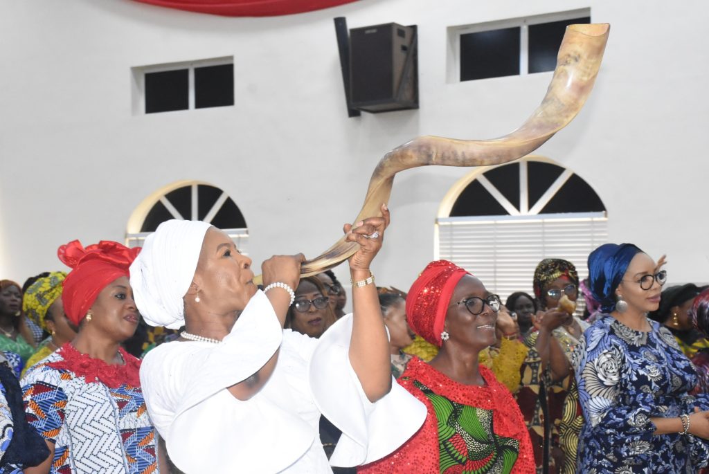 Wife of Delta Governor and founder O5 initiative Dame Edith Okowa blowing showfa during the 2023 mothers arise prayer conference organized by O5 initiative at the Government House chapel Asaba/NORBERT AMEDE