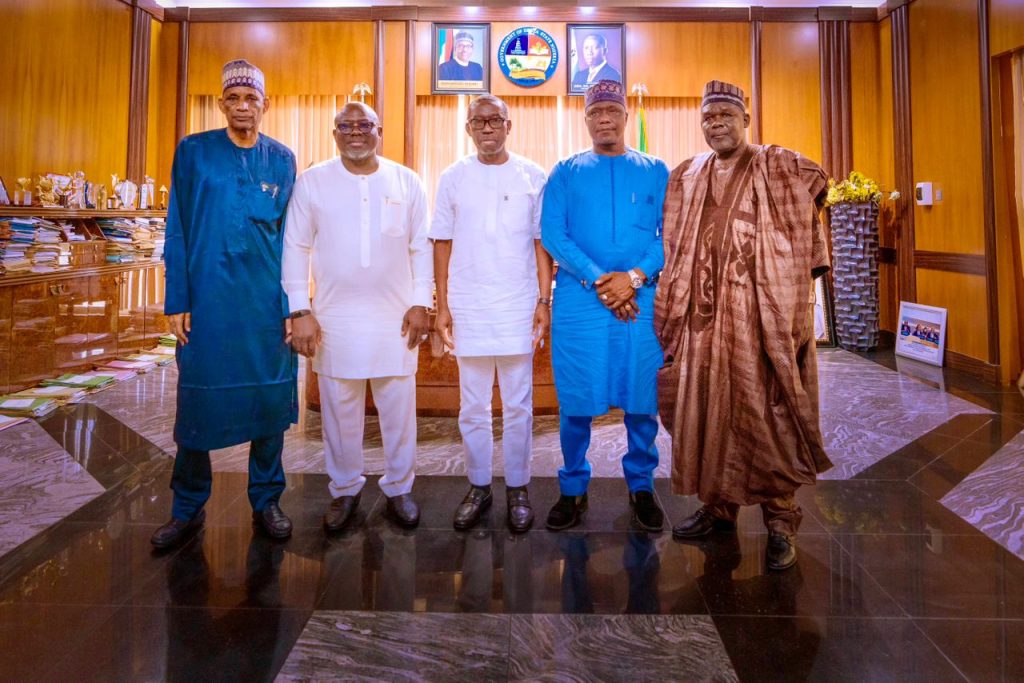Delta Governor, Senator Dr Ifeanyi Okowa (middle); Speaker, Delta State House of Assembly, and Governor- Elect of the State, Rt. Hon. Sheriff Oborevwori (2ndleft); the Chairman, Conference of Speakers of Nigeria and Speaker, Bauchi State House of Assembly, Rt. Hon. Abubakar Suleiman (2nd right) , Speaker of Katsina State, House of Assembly, Rt. Hon. Tasiu Maigari (right), and their Yobe state counterpart, Rt. Hon. Ahmed Lawan Mirwa, during a visit of leadership of the Conference of Speakers to the Governor in Government House, Asaba, on Monday.