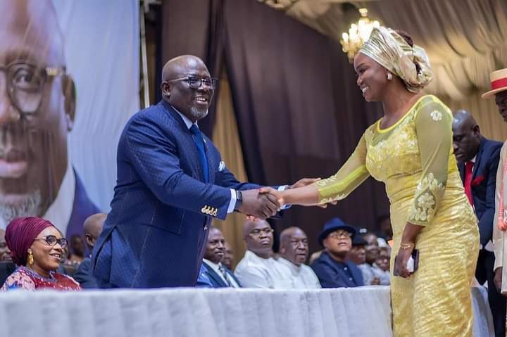 Orode Uduaghan receives a Handshake from Governor Sheriff Oborevwori after subscribing to the Oath of Office as a Commissioner and Member of the state Executive Council on Tuesday, August 22, 2023