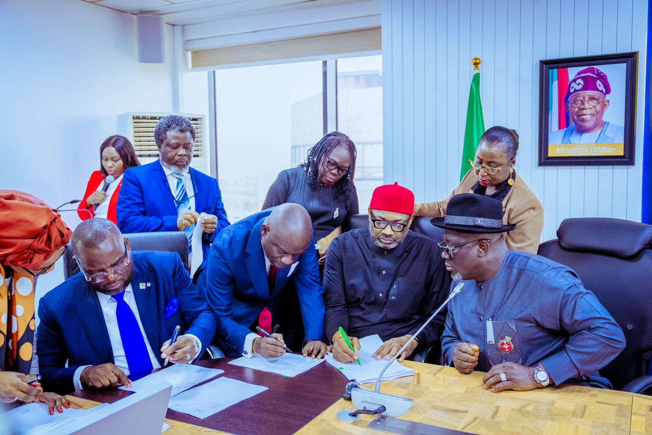 Delta State Governor, Rt. Hon. Sheriff Oborevwori (right), Secretary to the Delta State Government, Dr Kingsley Emu (2nd right), Solicitor General and Permanent Secretary Ministry of Justice, Mr Omamuzo Erebe (2nd left) and GMD UTM Offshore, Mr. Julius Rone during the signing of the Shareholders Agreement for the first Floating LNG in Abuja on Tuesday, December 19, 2023