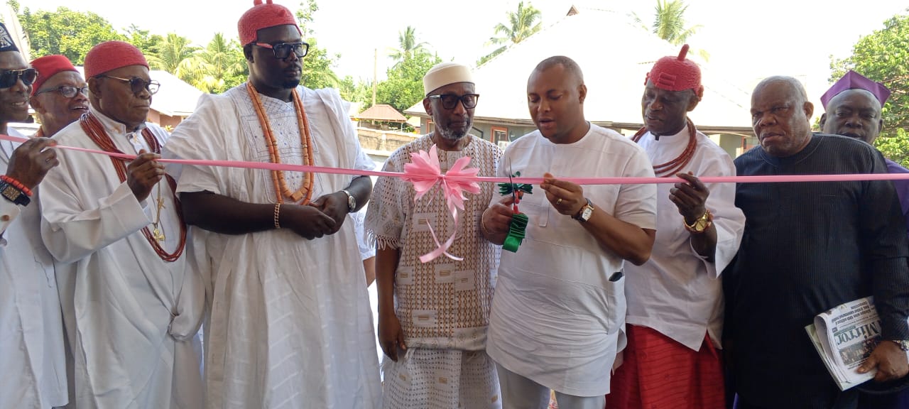 Delta State Commissioner for Energy, Hon. Jerry Ehiwario unveiling the Ultra Morden Palace of Igbodo remodeled by Obi Osedume (3rd left).
