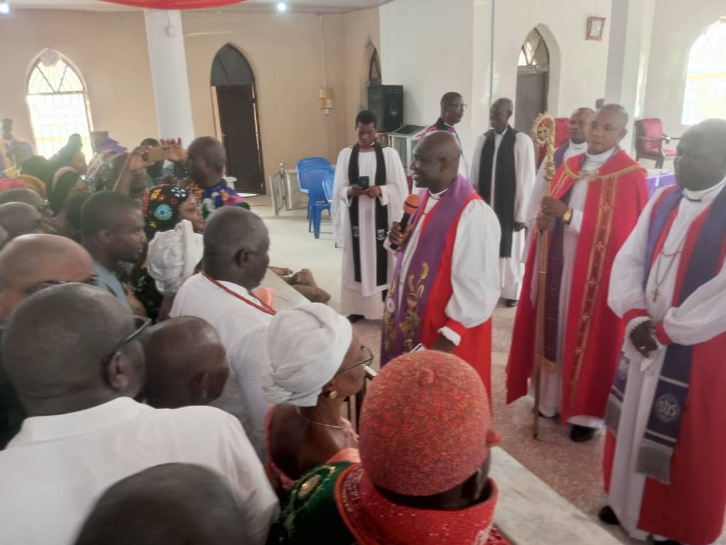 Hon. Samuel Mariere Gives Thanks at St. Paul's Anglican Church, Evwereni