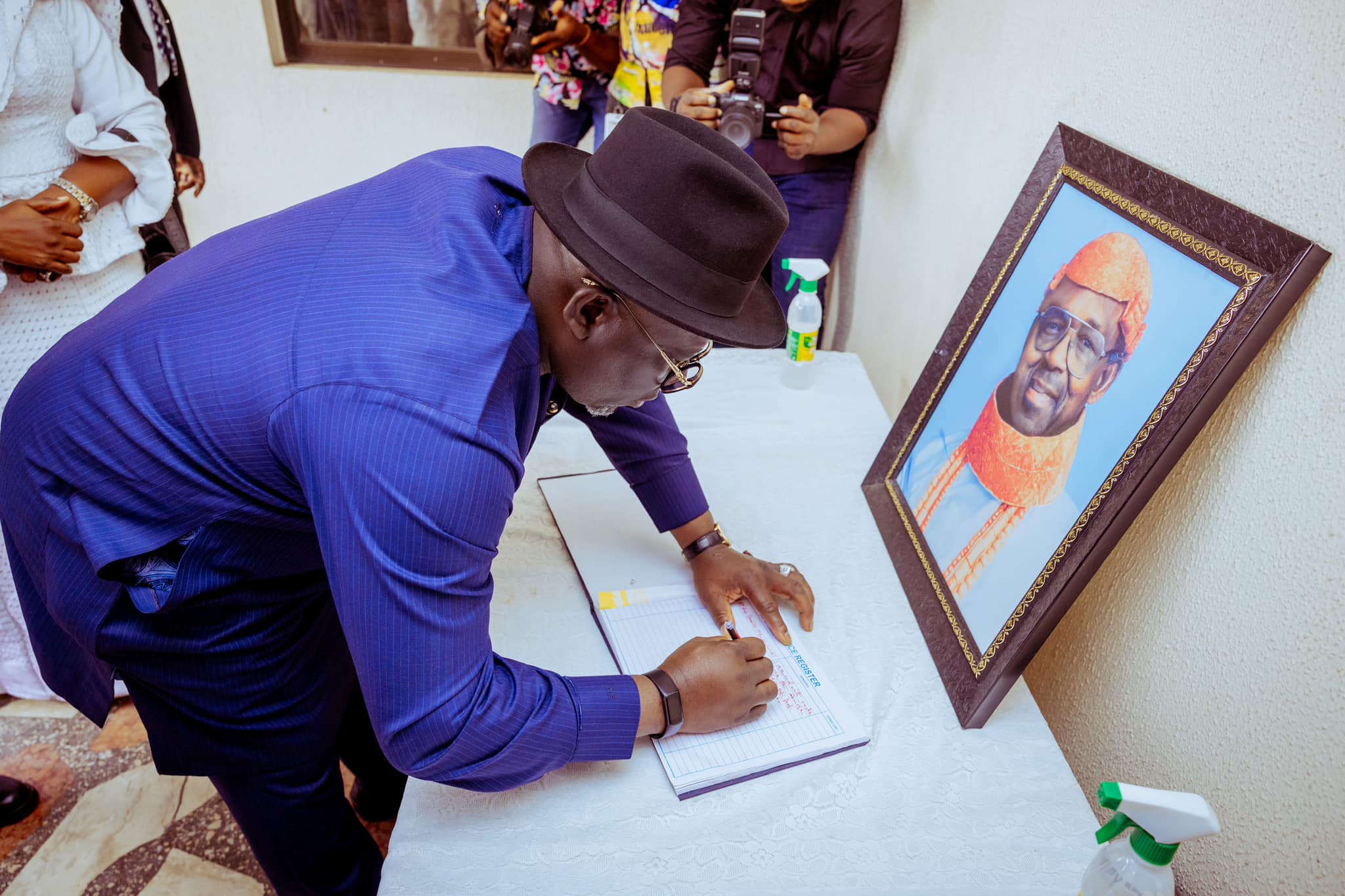 Delta Governor, Rt. Hon. Sheriff Oborevwori, signing the condolence register opened for the late Asagba of Asaba, Obi Prof Chike Edozien during his visit to the family on Monday, February 19, 2024