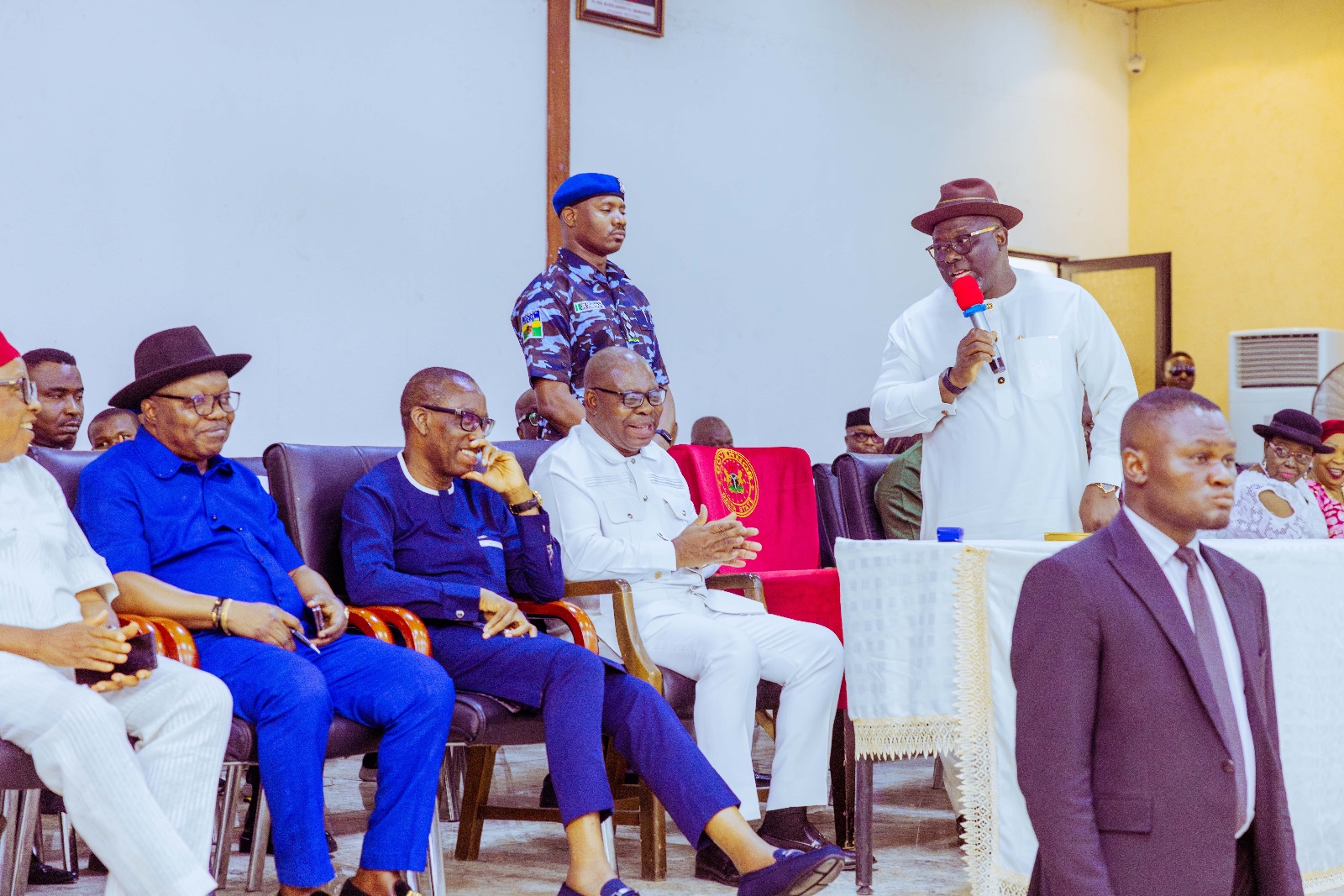 Governor Sheriff Oborevwori speaking at the Peoples Democratic Party, PDP, stakeholders meeting at the Unity Hall, Government House Asaba on Friday, March 1, 2024