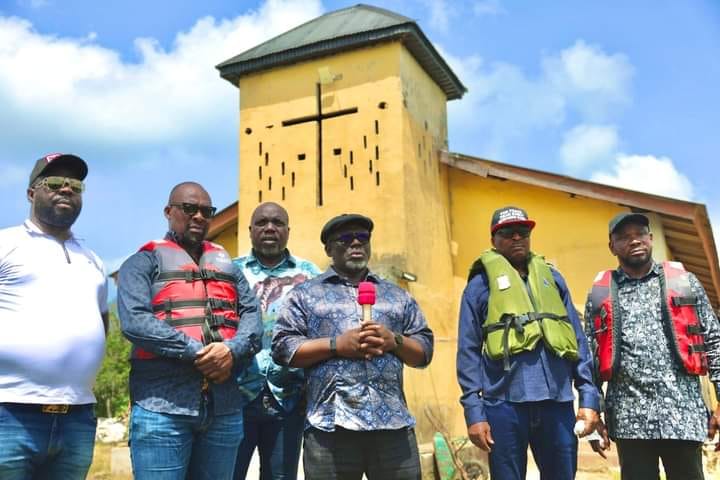 Delta Governor, Rt. Hon. Sheriff Oborevwori speaking to journalists in Okuama Community on April 20, 2024