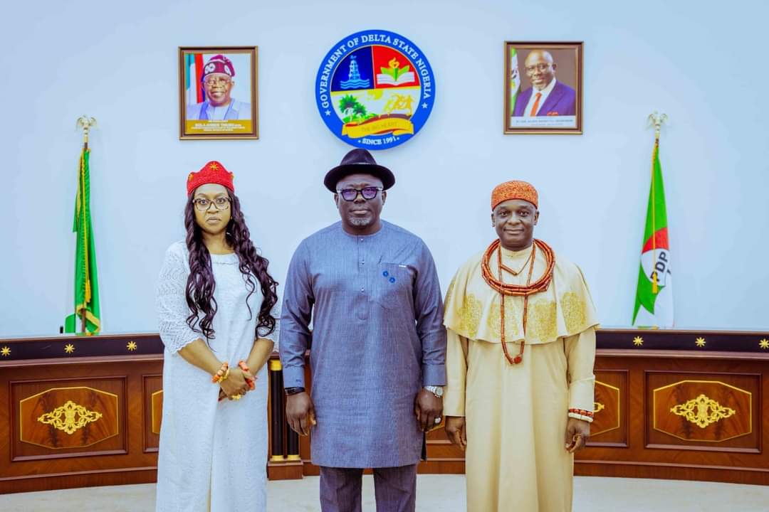 Delta Governor, Rt Hon Sheriff Oborevwori (middle), with HRM Clement Oghenerukevwe Ikolo the Urhukpe 1, the Ovie of Ewu-Urhobo Kingdom, and Queen Ugonnwa Ikolo shortly after an appreciation visit by the Monarch to the Governor at Government House, Asaba on Wednesday, April 24, 2024