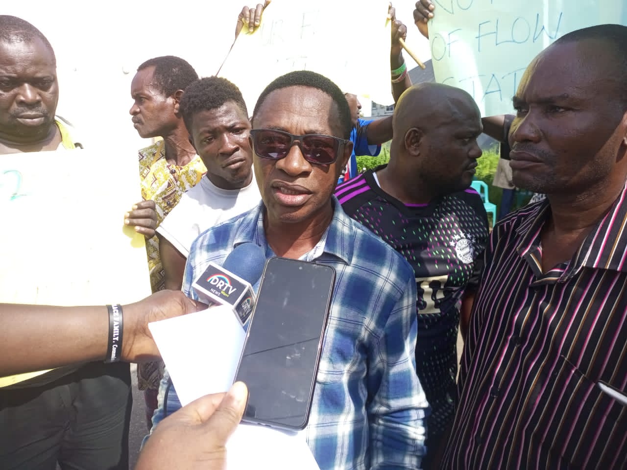 The President General of Ogbe-Udu community, Mr. Joseph Eni speaking to newsmen during the protest in Ogbe-Udu community.