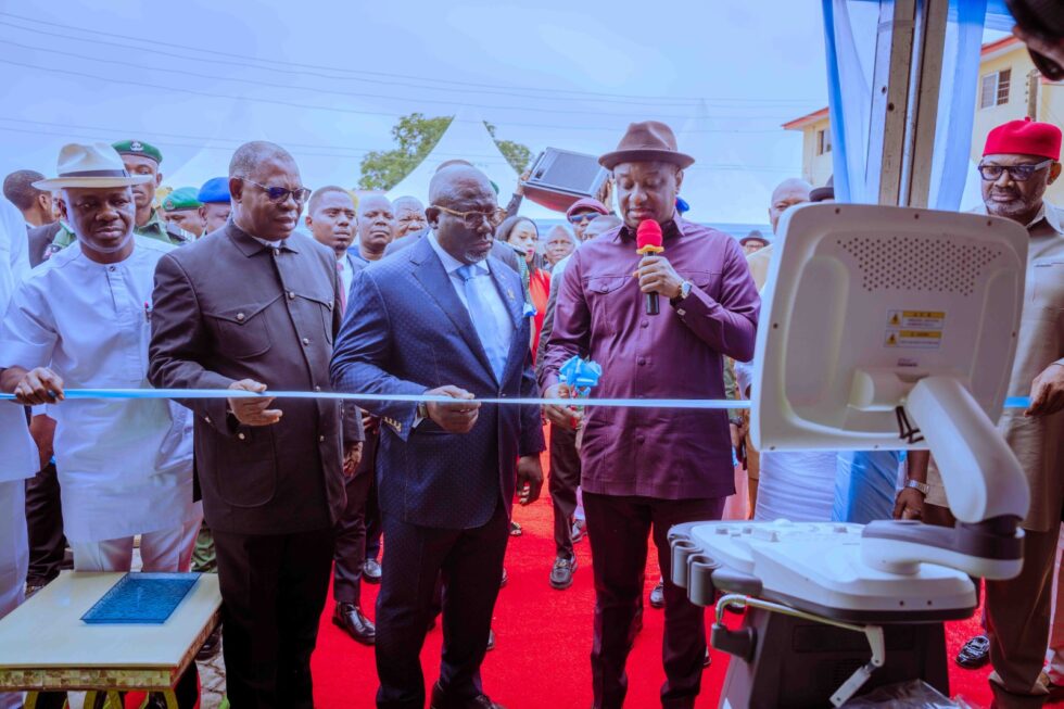 Governor Sheriff Oborevwori of Delta State (3rd right), Minister of Aviation and Aerospace Development, Chief Festus Keyamo, SAN (2nd right), Deputy Governor of Delta State, Sir Monday Onyeme (4th right), Speaker, Delta State House of Assembly, Rt. Hon. Emomitimi Guwor (5th left), Deputy Speaker, Rt, Hon Arthur Akpowowo, (4th left), Commissioner for Health, Dr. Joseph Onojaeme (right) and others during the commissioning of 3 NIPRO Harmodialysis machines and distribution of 25 4D Ultra Sound Scan Machines at the Warri Central Hospital, on Wednesday, June 04, 2025 (Photo: DTGH Press Unit)