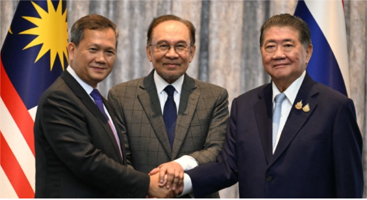 Malaysia’s Prime Minister Anwar Ibrahim (C), Cambodia’s Prime Minister Hun Manet (L) and Thailand’s acting Prime Minister Phumtham Wechayachai (R)