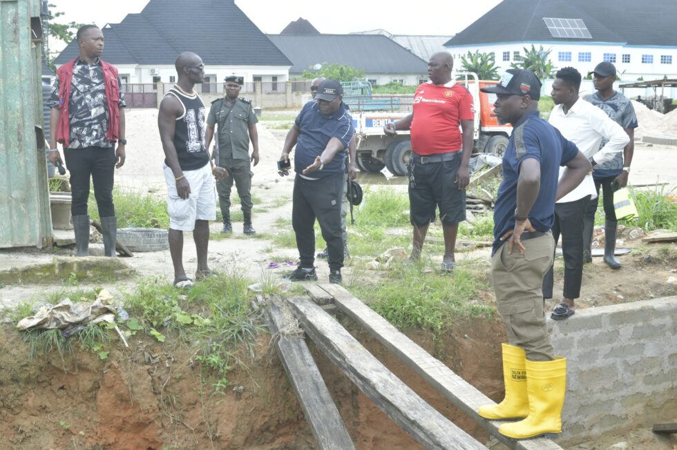 DESOPADEC Nani, Jamani inspect flood ravaged areas in Sapele and environs.