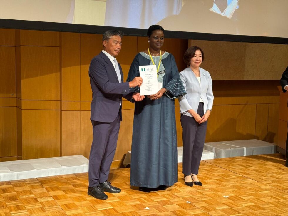 Mrs Florence Akinyemi Adeseke, Nigeria’s charge d’affaires and Yoshikuni Watanabe, the Mayor of Kisarazu with the certificate that designates Kisarazu Nigeria’s hometown