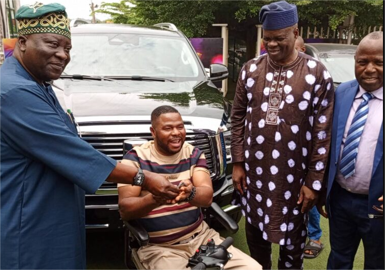 Yinka Ayefele