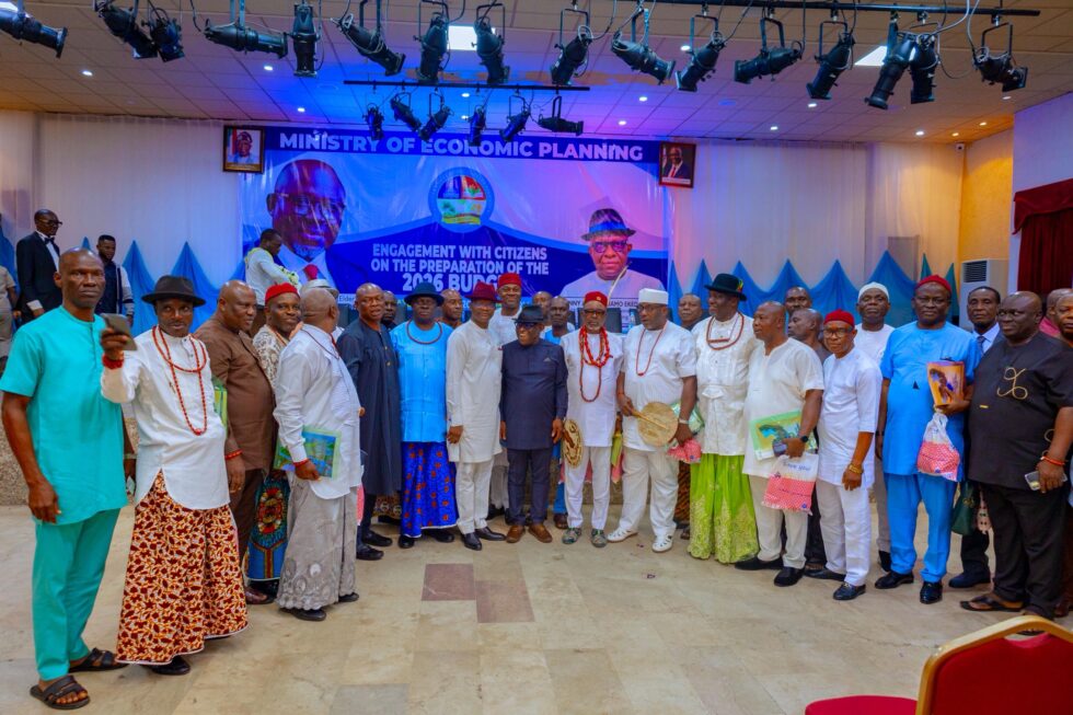 Commissioner for Economic Planning, Delta State, Mr. Sunny Ekedayen, who represented Governor Sheriff Oborevwori (Middle), his Works (Rural Roads) and Public Information counterpart, Mr. Charles Aniagwu (6th left) with representatives of communities, during Engagement with Citizens on the Preparation of the 2026 Budget, held at the Unity Hall, Government House, Asaba on Thursday, September 25, 2025