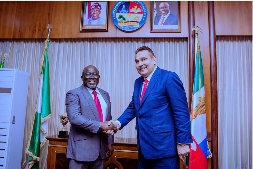 Delta State Governor, Rt. Hon. Sheriff Oborevwori (left) in a warm handshake with Chief Executive Officer (CEO), Jampur Group, Mohammad Shafiq, shorty after a closed door business/investment meeting the Governor held with the foreign investors in Government House, Asaba on Tuesday, September, 23, 2025