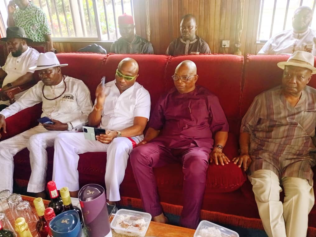 From right-left: Chief Bernard Edewor, Ighoyota Amori, Middle - Hon. Lovette Idisi and Left - Hon. Halims Agoda during the APC Ethiope Federal Constituency meeting held in Eku Ethiope East.