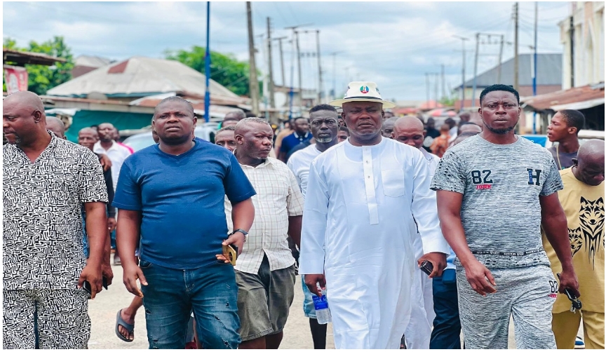 Hon. Isaac Agbateyinro, second right, in company of other council exco members, going on a peace visit to Odion Community.