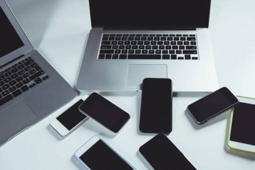 Laptop, Smartphone