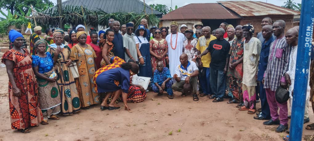 Mrs. Ogor Tony-Obuh (center) visits to Ogwa Oki in consultation of her State Assembly candidacy