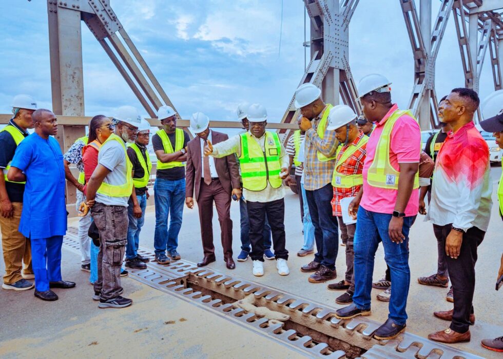 First Niger Bridge in Onitsha closed for emergency rehabilitation after Minister of Works visit to the bridge on August 27, 2026