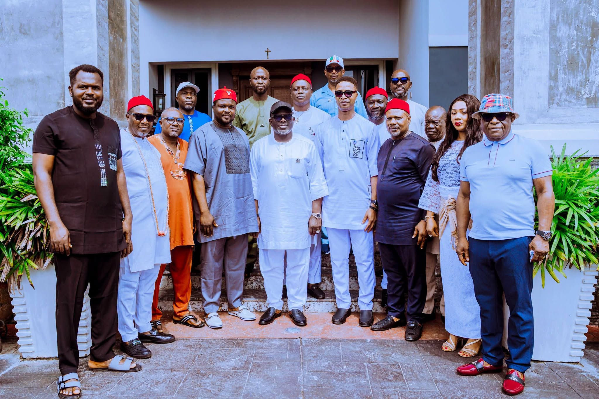 Chairman, Delta State Chapter of the Ohanaeze Ndigbo Traders and Independent Workers Association (ONTIWA) Deacon Samuel Okoye and members during their visit to Governor Sheriff Oborevwori at Osubi, Okpe LGA.